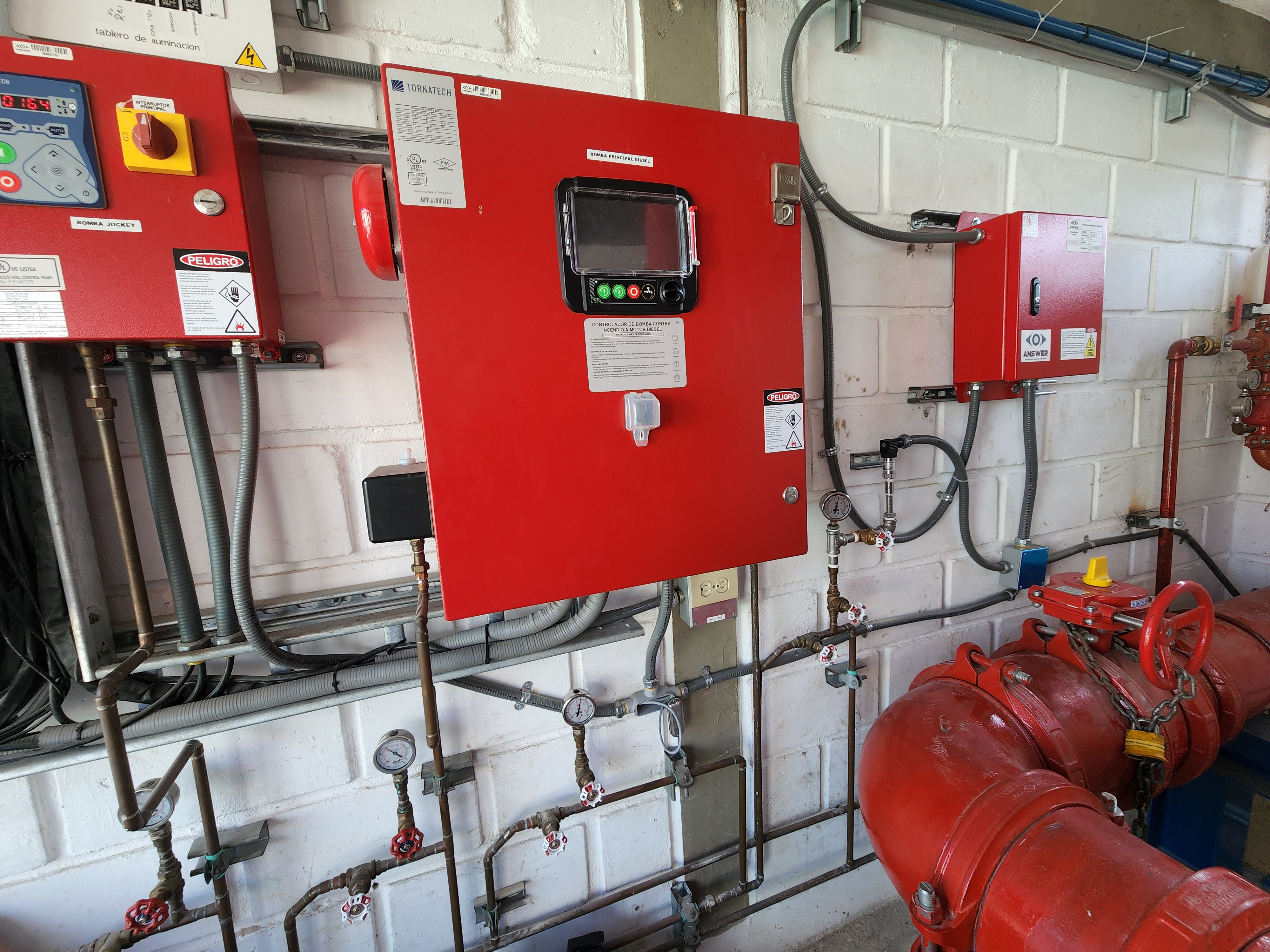Compatible con cualquier tablero controlador de bombas contra incendio