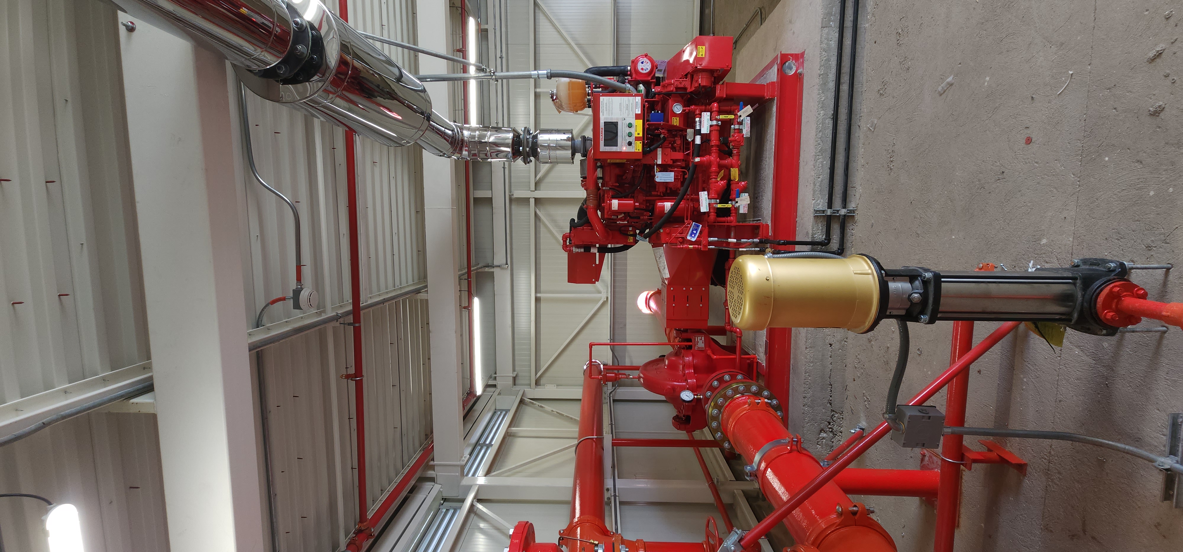 El error de subestimar la bomba jockey sostenedora de presión.